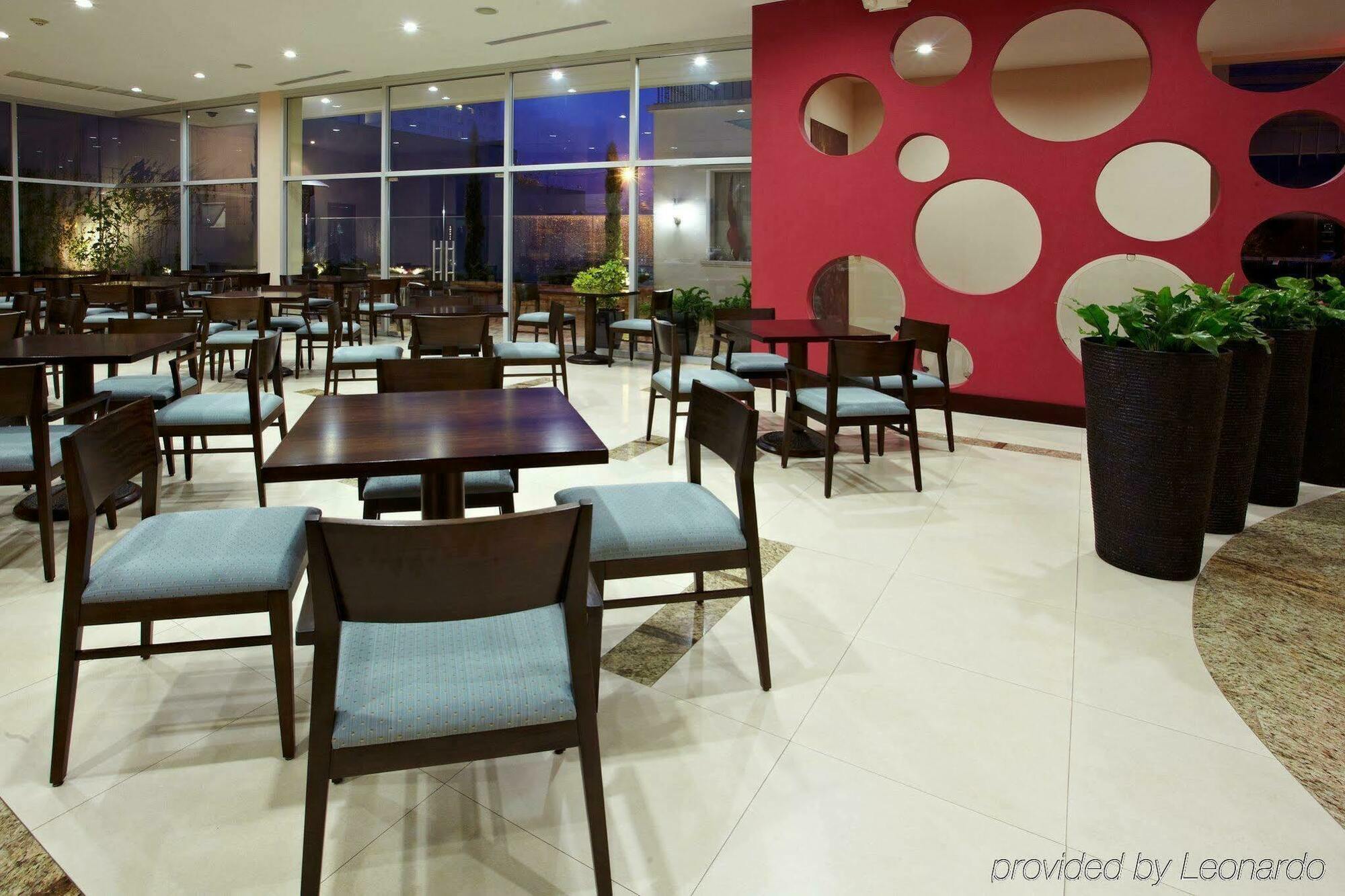 Holiday Inn Express Quito, An Ihg Hotel Zewnętrze zdjęcie