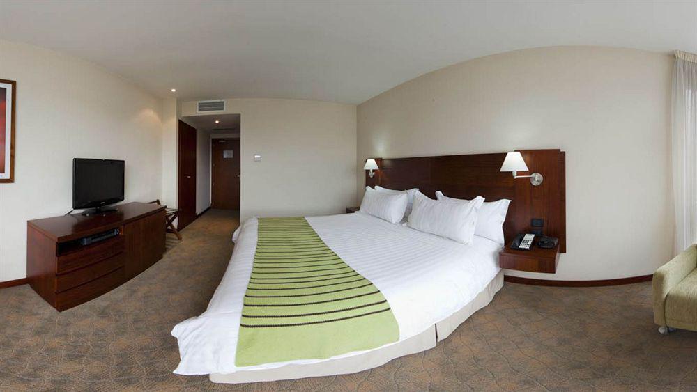 Holiday Inn Express Quito, An Ihg Hotel Zewnętrze zdjęcie